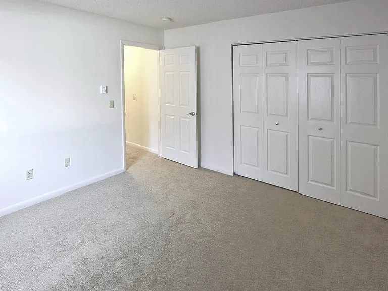 Brunswick Apartments — Photo 21