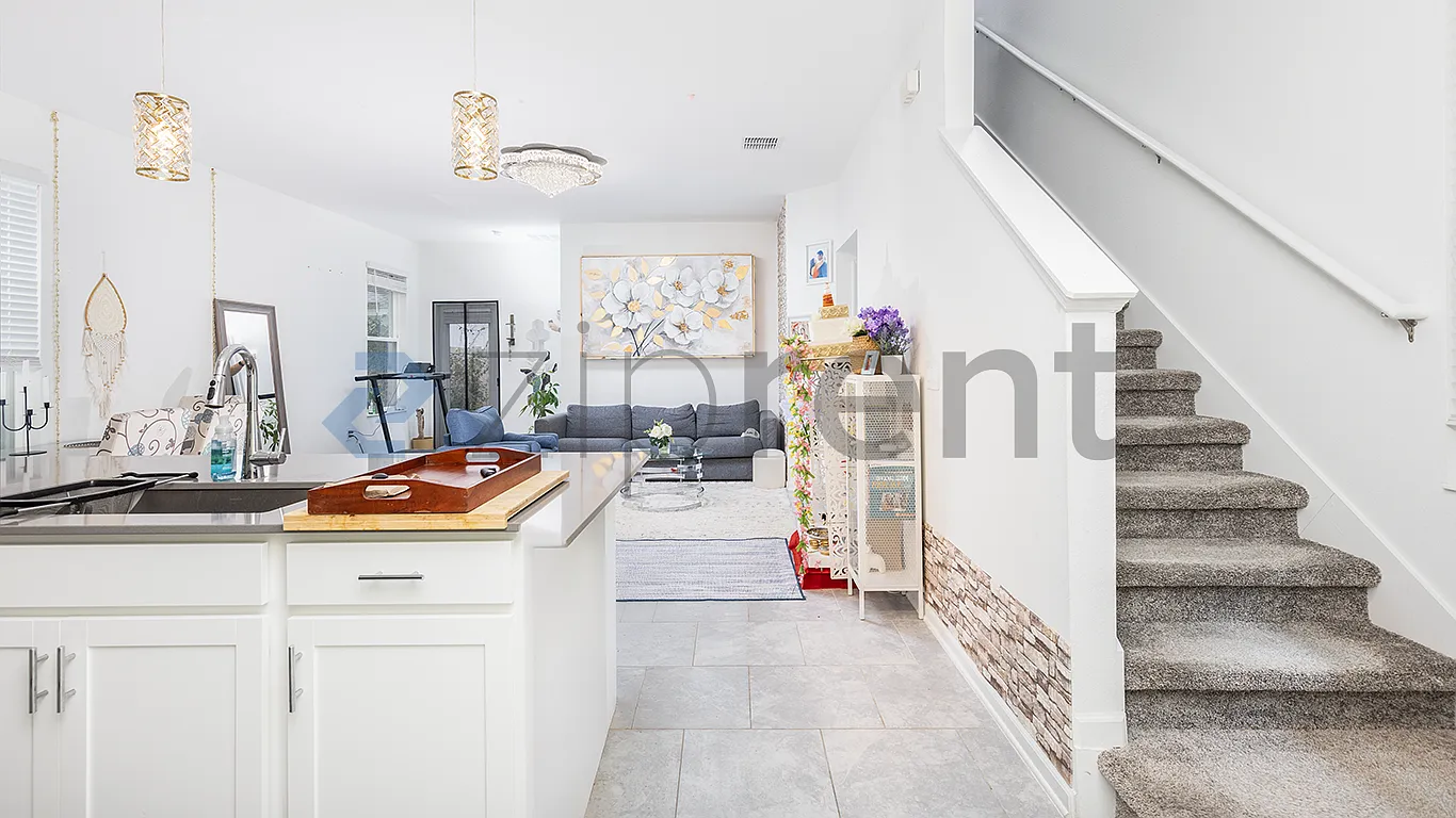 4 bed, 3.5 bath, 3200 sqft, $3,700 — Photo 4
