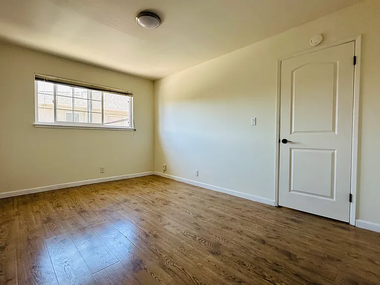 1702 De Rose Way #3 — Photo 9