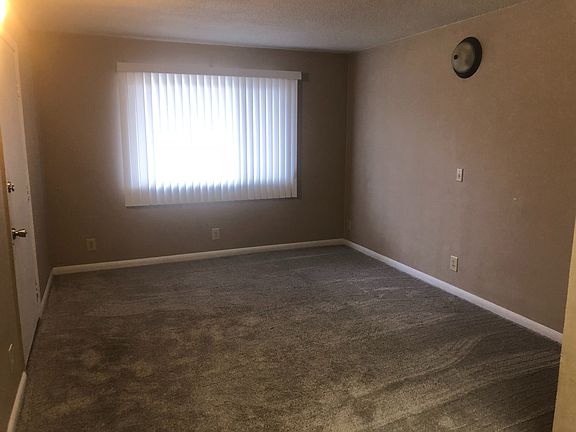 5th image of 106 E Cherry Hills Ct #106A