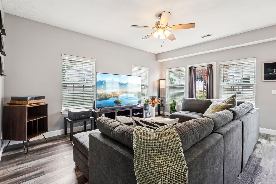 next background image