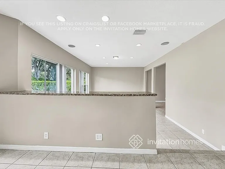 5817 NW 125th Ave — Photo 10