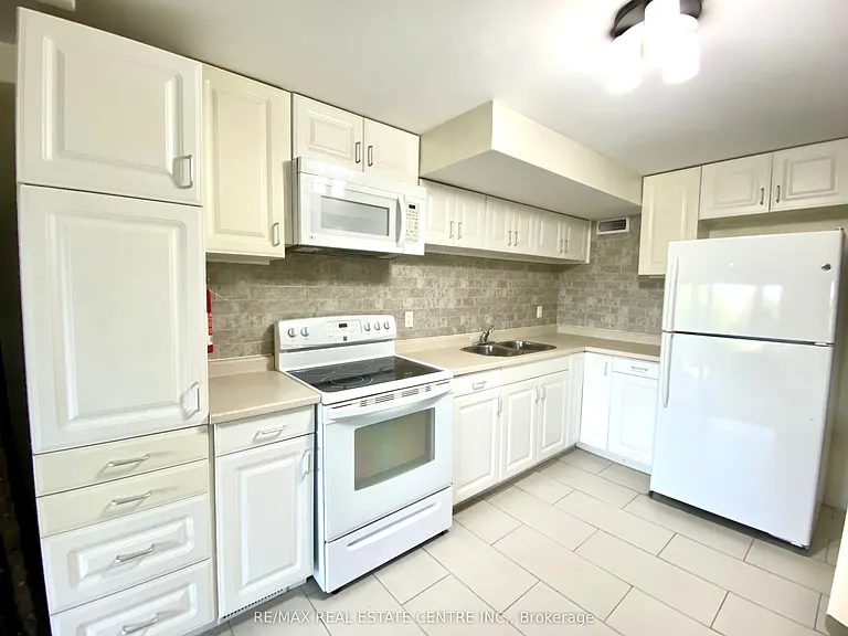 65 Stoneylake Ave — Photo 1