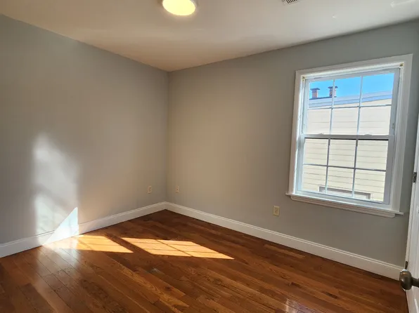 54 Newman Avenue image 17 of 22