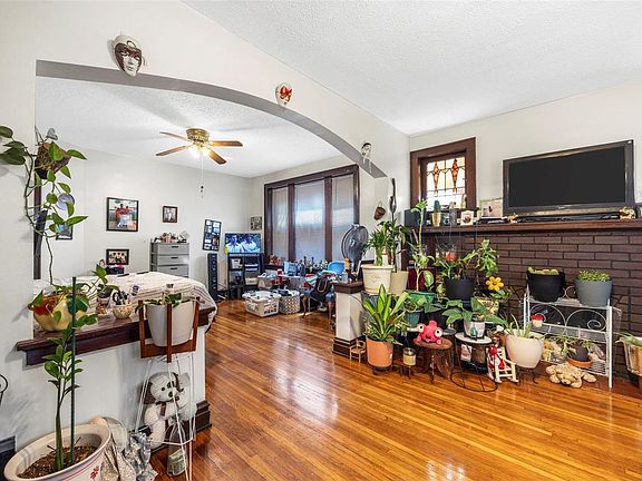 3rd image of 5048 Louisiana Ave