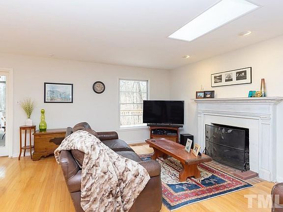 4th image of 2024 Markham Ct