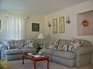 2nd image of 4411 Ziegler St