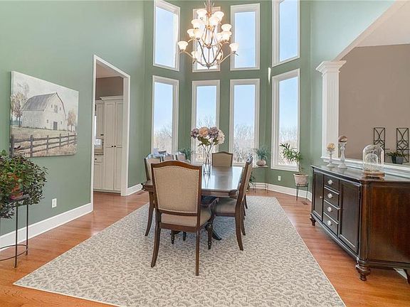 5th image of 18160 Windsor Dr