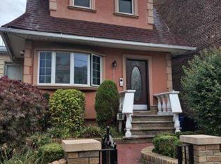 2072 W 11th St, Brooklyn, NY 11223