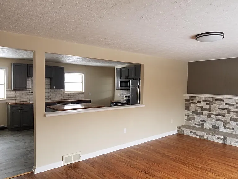 106 Dunbar Ct — Photo 3