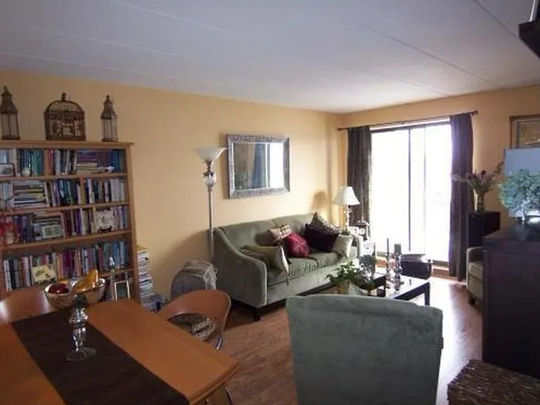 60 Pleasant St #421 — Photo 9
