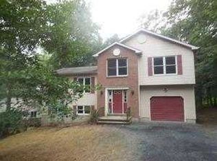 7007 Map Ln, East Stroudsburg, PA