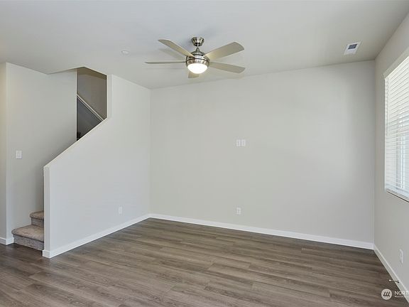3rd image of 1212 E 53rd Street