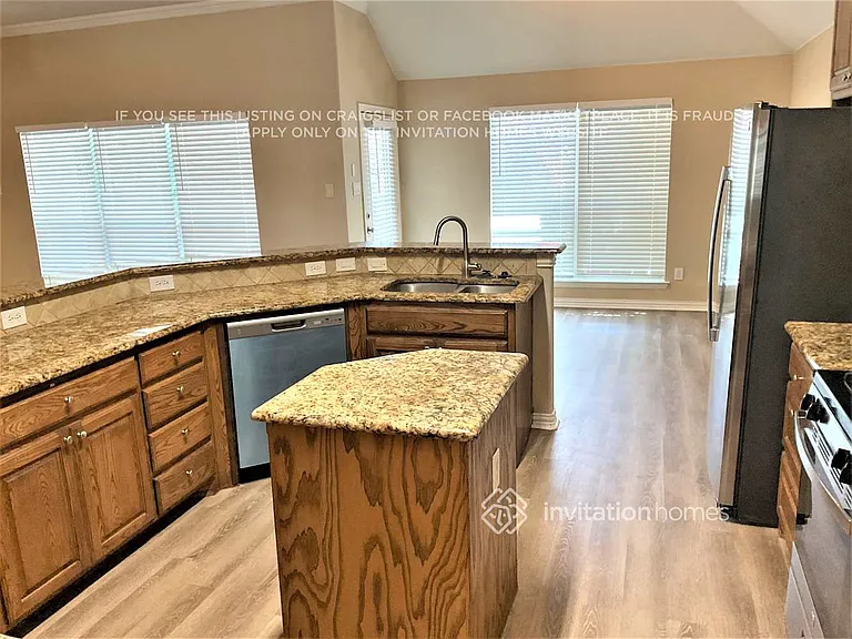 512 Hidden Meadow Ct — Photo 4