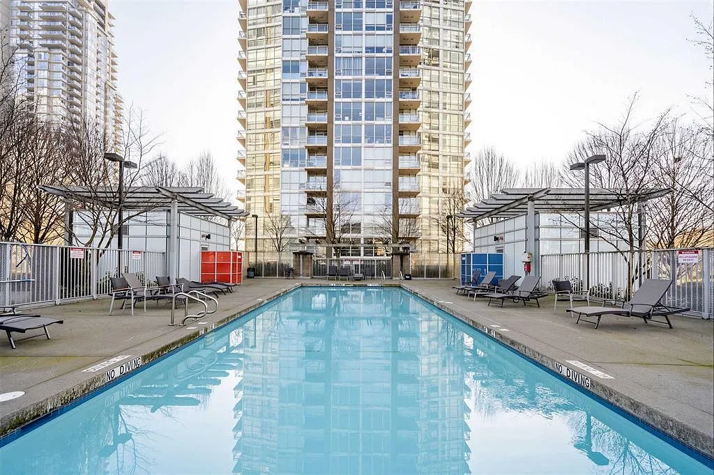 2 bed, 837 sqft, $2,700 — Photo 4