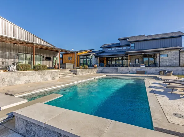 2687 N Trinity St, Decatur, TX 76234