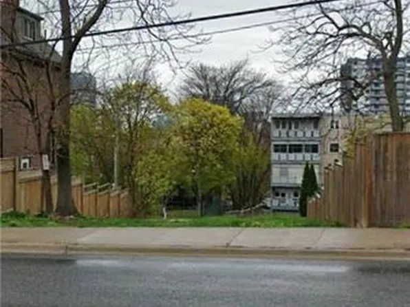 84 Saint Josephs Dr, Hamilton, ON L8N 2E7