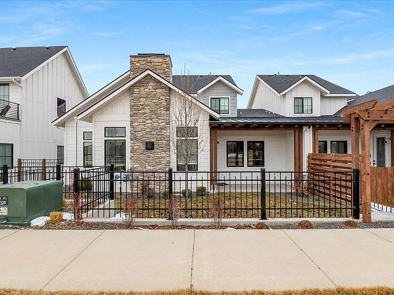 6642 N Asissi Ln — Photo 7