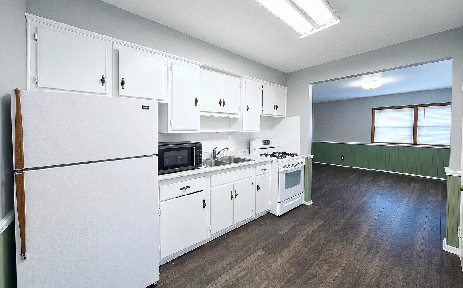 3 bed, 1288 sqft, $1,600 — Photo 2