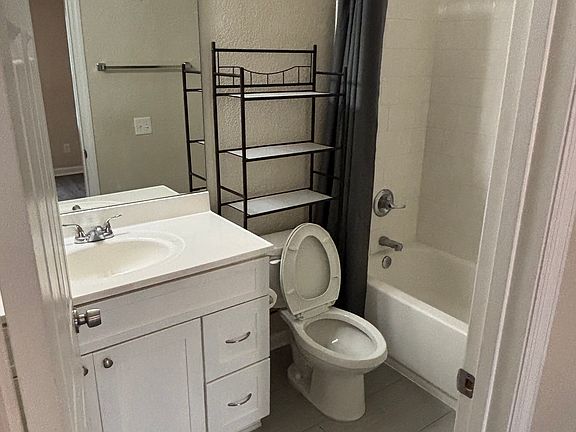 4th image of 2352 Quazar Cir