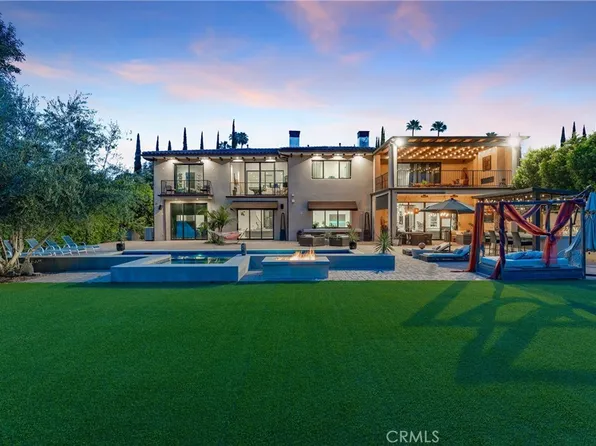 23042 Calvert St, Woodland Hills, CA 91367