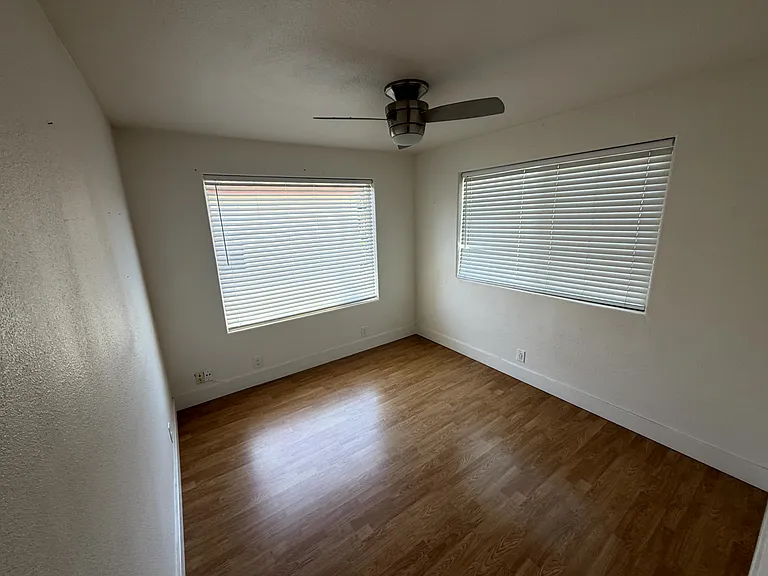 1537 Oyster Bay Ct — Photo 32