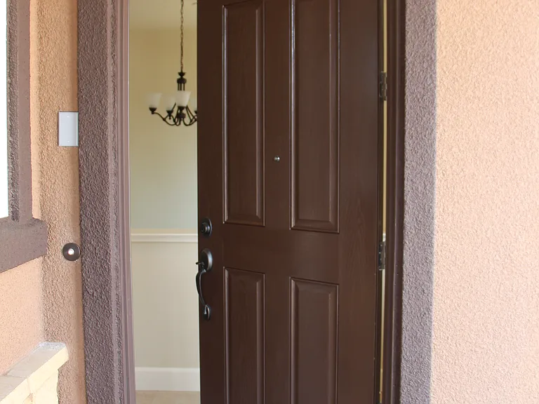 545 W Esplanade Dr — Photo 9