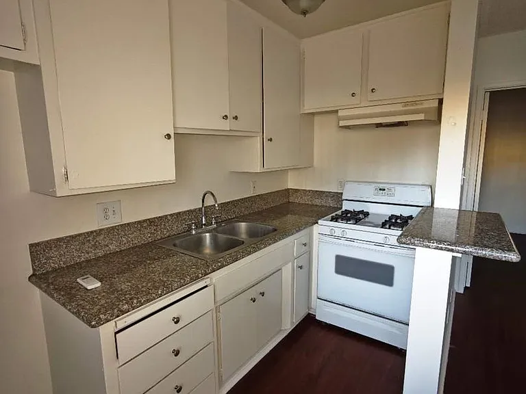 7723 Milton Ave — Photo 5