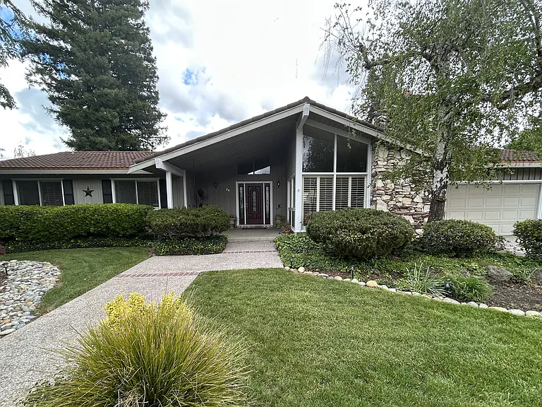 29 Liberta Ct — Photo 1