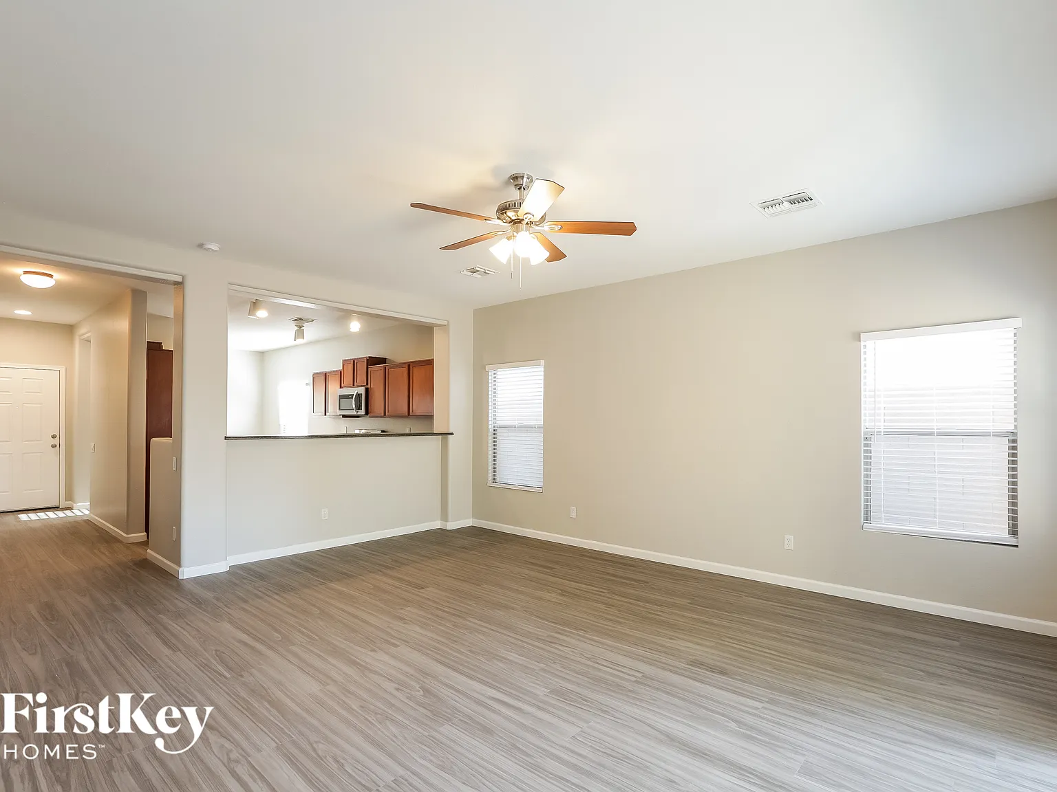 3 bed, 2.0 bath, 1488 sqft, $2,035 — Photo 4