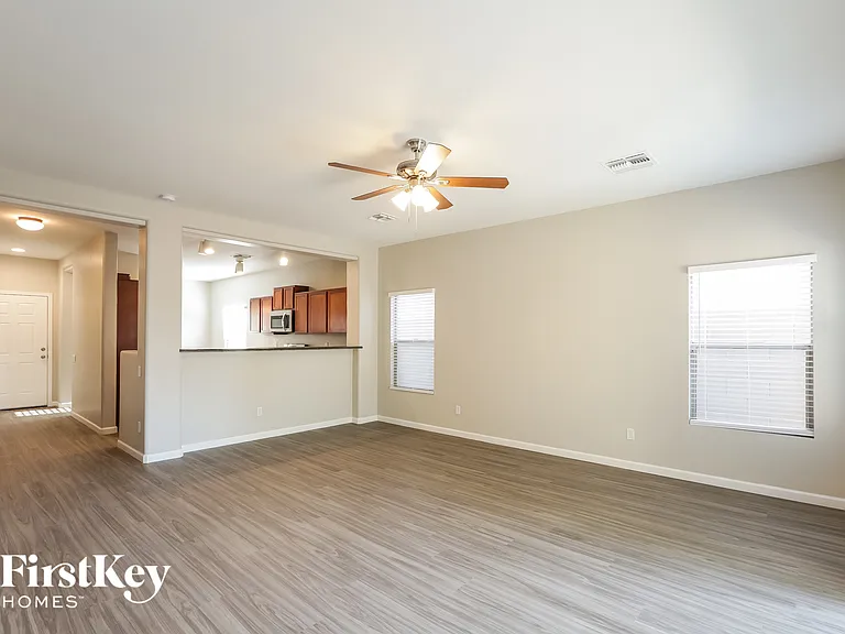 5229 W Shumway Farm Rd — Photo 4
