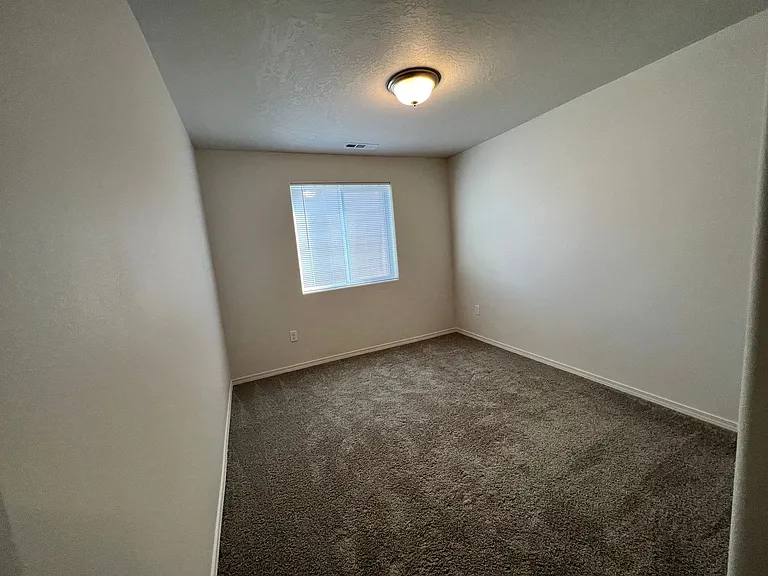 1023 W Aspen Rd — Photo 6