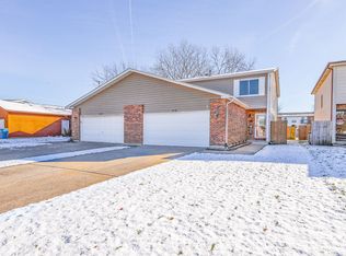 1318 Post Oak Ct, Crest Hill, IL 60403