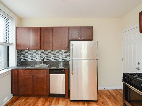 2nd image of 432 W Belden Ave APT 8