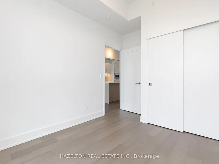 8 Manor Rd W #904 — Photo 18