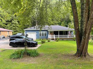 4615 Tomahawk Rd, Tomahawk, KY 41262