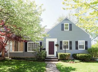 1430 Cambridge Dr, Kalamazoo, MI 49001