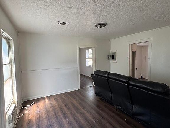 4th image of 1767 BROADWAY Avenue