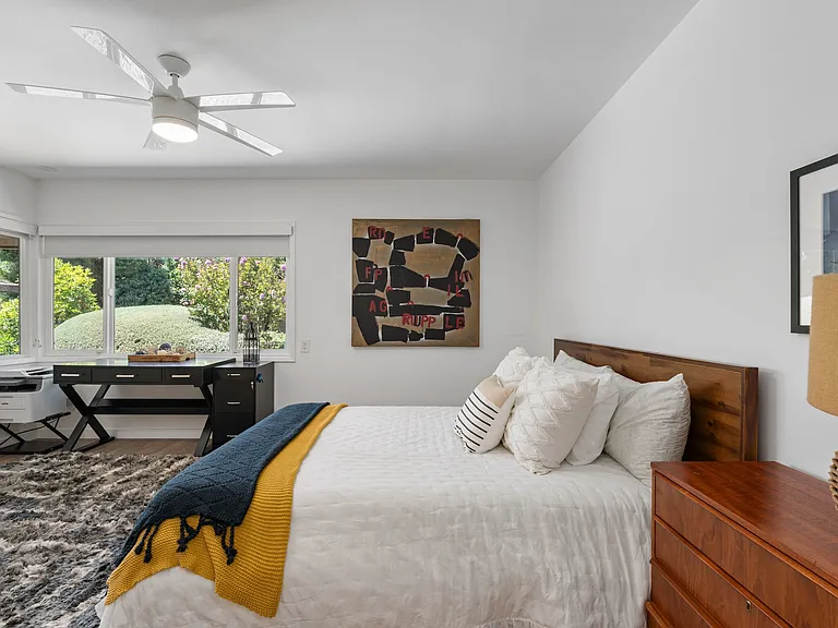 17 Primary Bedroom