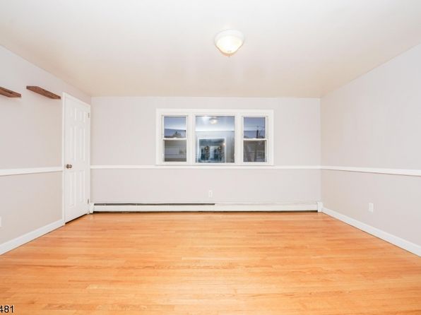 142 Maple Ave FLOOR 2