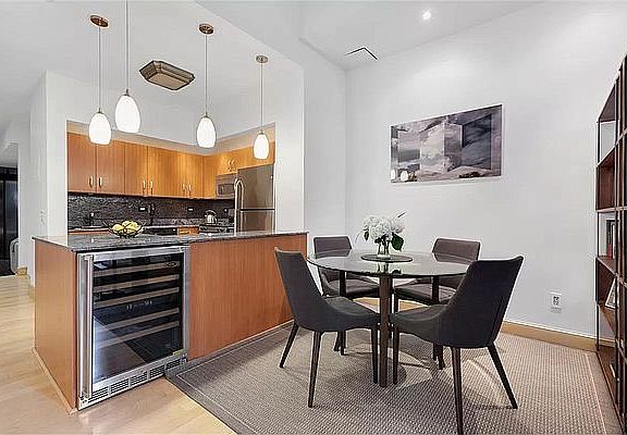 2nd image of 90 Nassau St APT 2