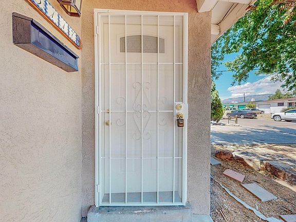 5th image of 3117 Alvarado Dr NE