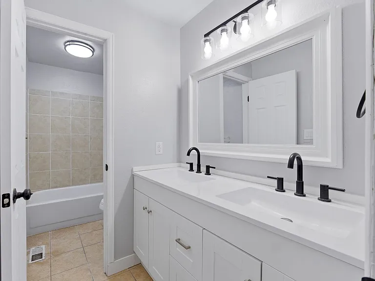 951 Iowa Ave #1 — Photo 12