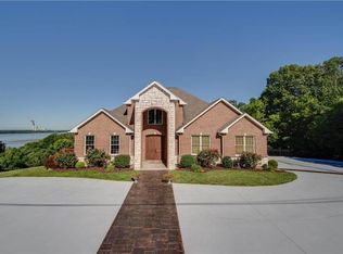 4822 Whitford Dr, Godfrey, IL 62035