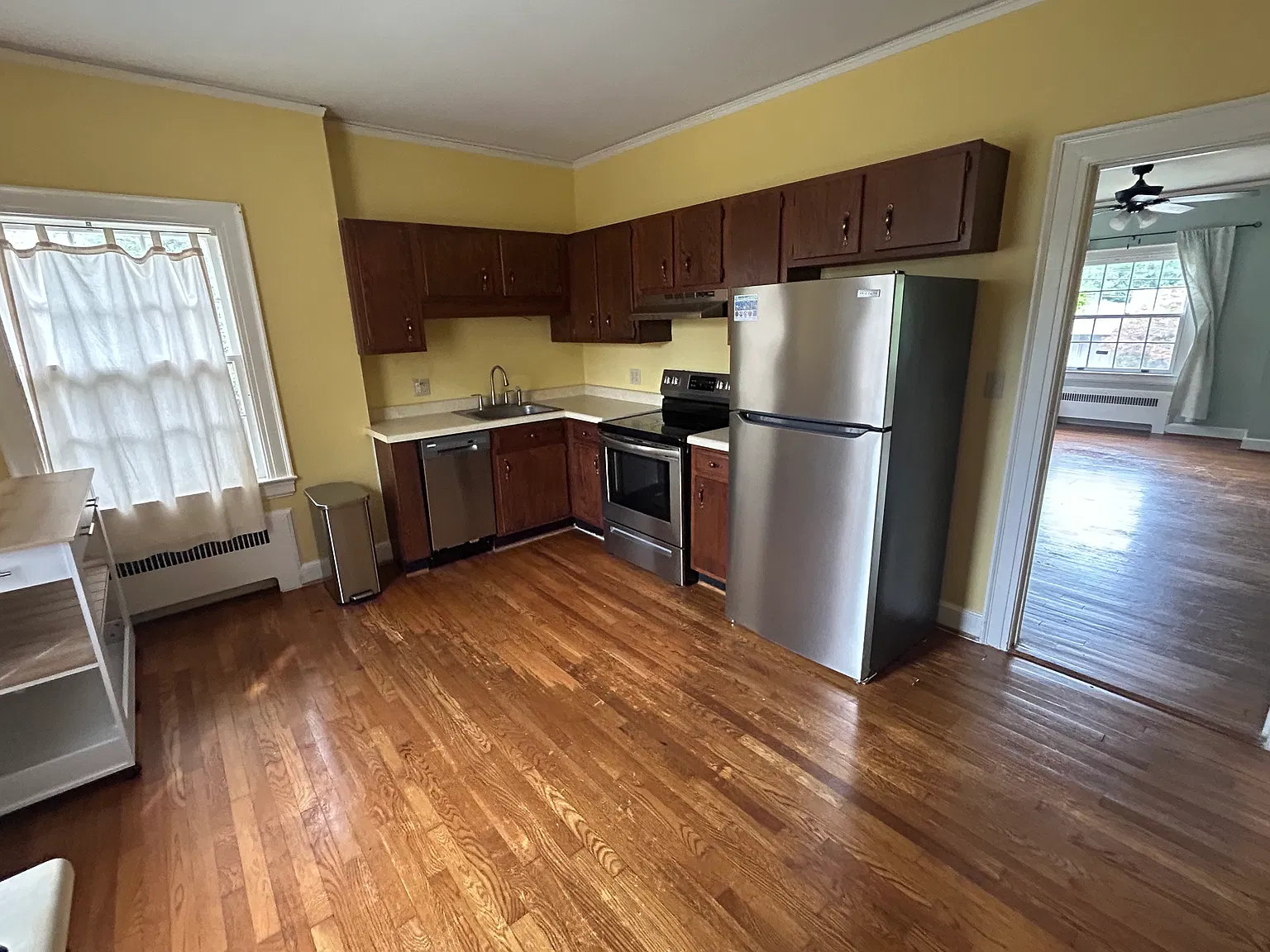 2 bed, $1,600 — Photo 4