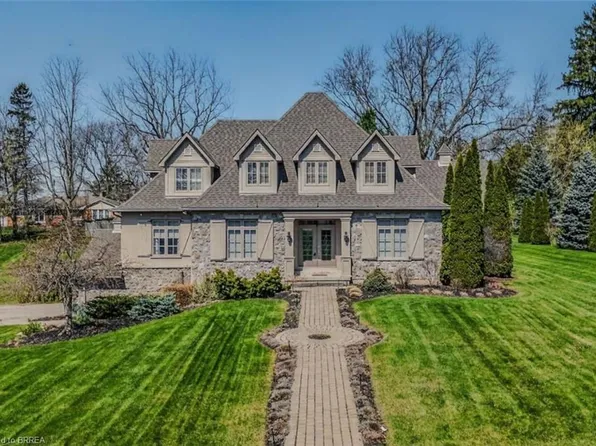 9 Rue Chateaux Ter, Brantford, ON N3T 5L6