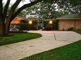 12302 Pantano Dr, Houston, TX 77065