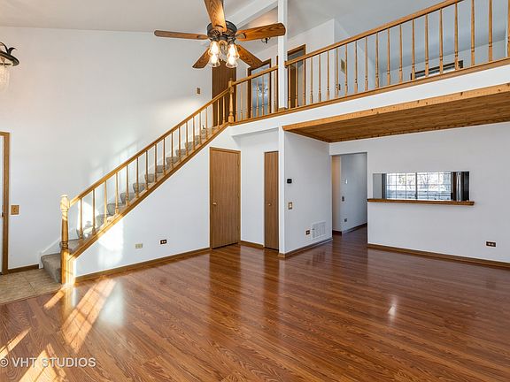3rd image of 14743 Lakeview Dr
