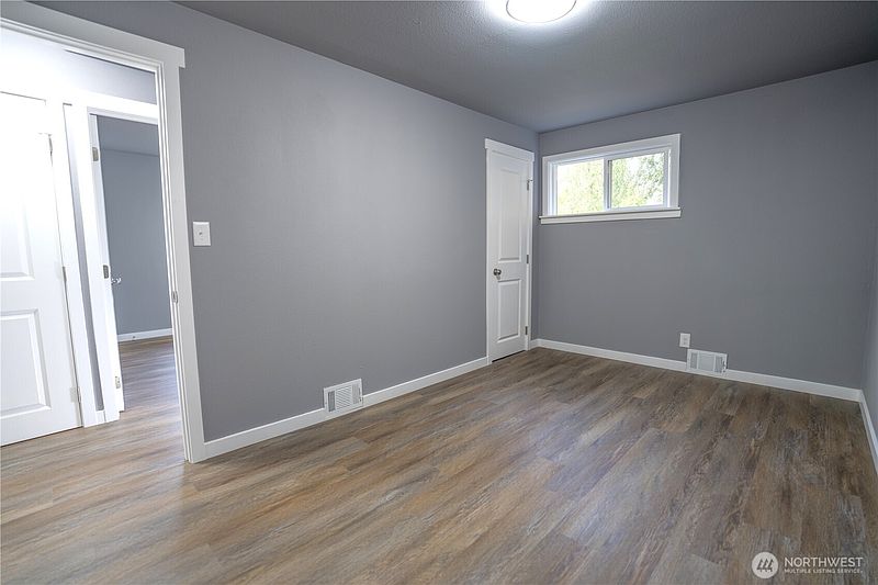 5th image of 8553 S 123rd Place
