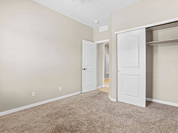 5th image of 13567 Bradford St